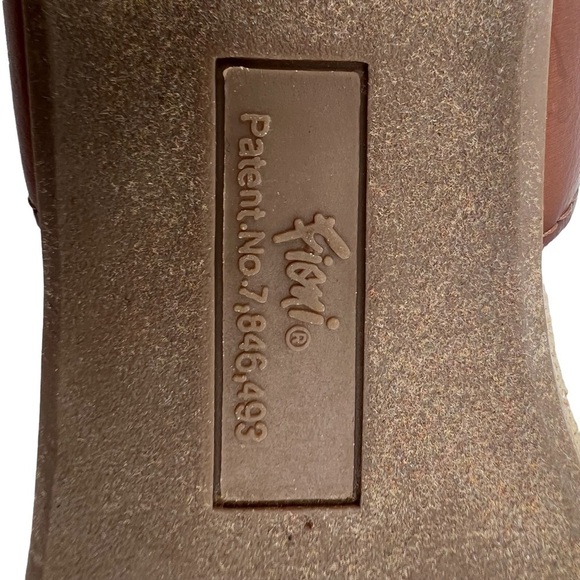 Fioni Brown And Tan Canvas Pointed Toe Flats Size 7 1/2 Women's - Picture 2 of 9